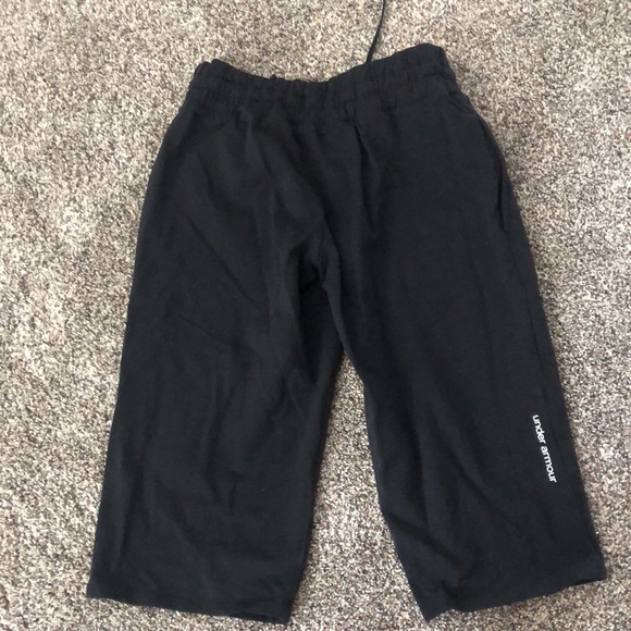 Under Armour Loose Fit Drawstring Capri - Picture 3 of 3
